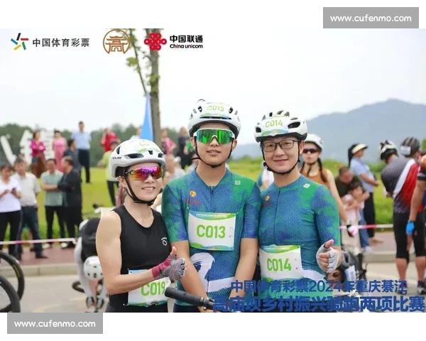 骑行男子路边歇息遇蹊跷:陌生女子强行推车被阻 骑行男子路边歇息遇蹊跷:陌生女子强行推车被阻